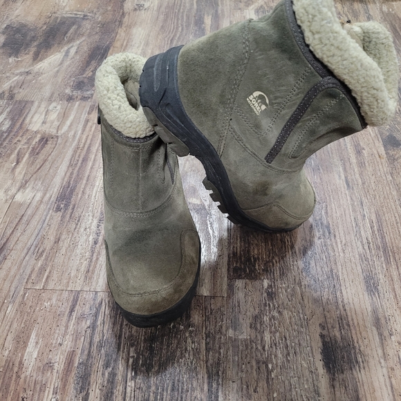 Sorel waterproof snow boots size 7 - Picture 6 of 6